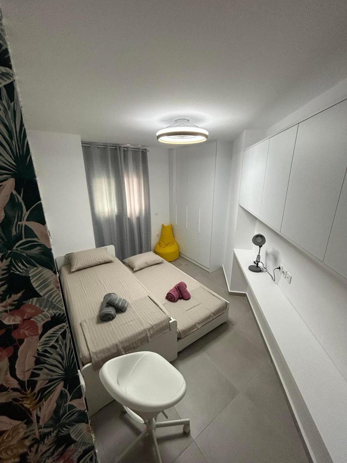 Floral Home 2 - 1St Floor Apt With Private Parking! Atenas Exterior foto