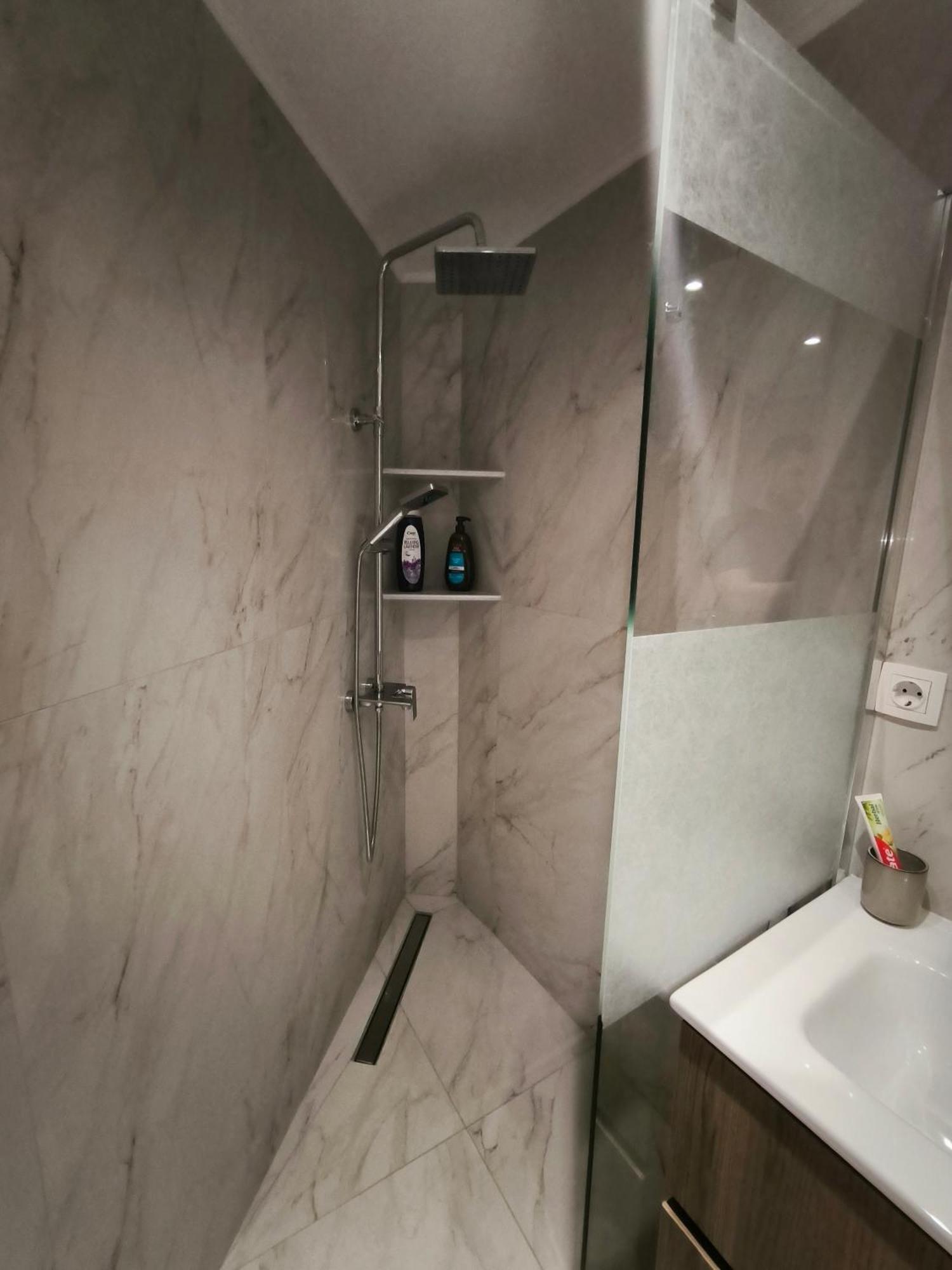Floral Home 2 - 1St Floor Apt With Private Parking! Atenas Exterior foto