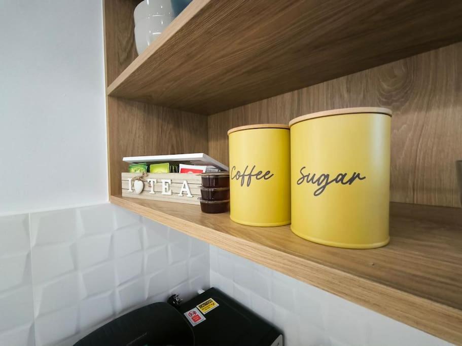 Floral Home 2 - 1St Floor Apt With Private Parking! Atenas Exterior foto