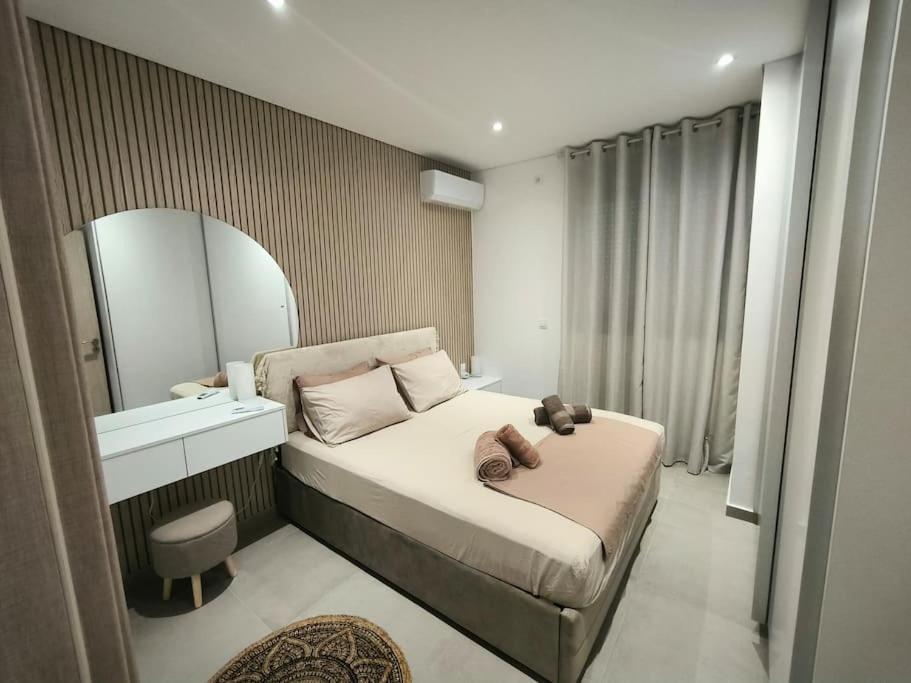 Floral Home 2 - 1St Floor Apt With Private Parking! Atenas Exterior foto