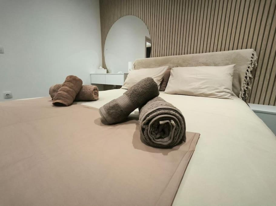 Floral Home 2 - 1St Floor Apt With Private Parking! Atenas Exterior foto