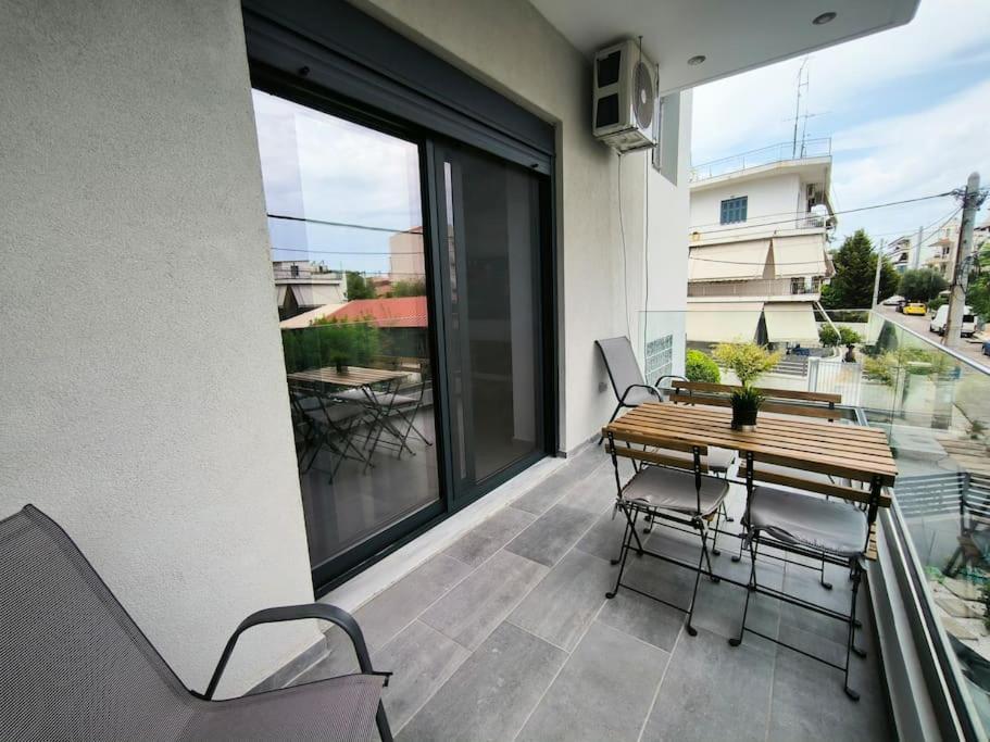 Floral Home 2 - 1St Floor Apt With Private Parking! Atenas Exterior foto